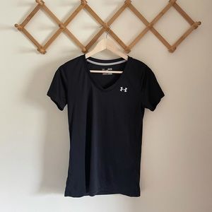 Black Under Armour short sleeve shirt
